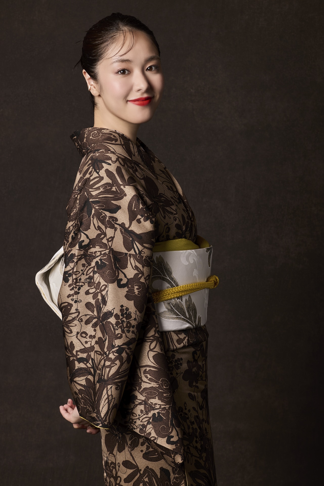 唐田 えりか 氏